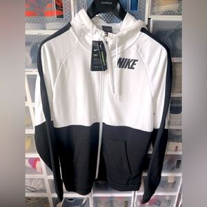 NIKE DRI-FIT HOOED SWEATER